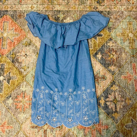 Old Navy Dresses & Skirts - Old Navy off the shoulder chambray denim ruffle embroidered eyelet hem dress XS